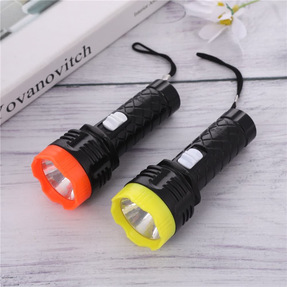 Factory direct sales mini flashlight battery flashlight lighting flashlight handheld flashlight wholesale two yuan supply