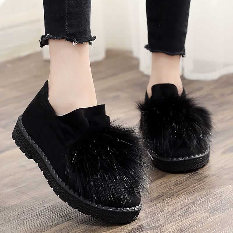 Winter fleece-lined bean shoes for women, 2022 new Korean-style versatile student shoes, one-piece slip-on plush cotton slippers.