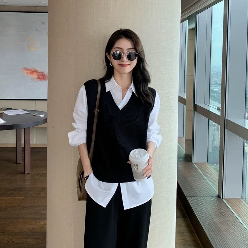Women's V-Neck Knitted Vest Spring Autumn Straight Cut Layering Sweater Top Fashionable Korean Style Outerwear