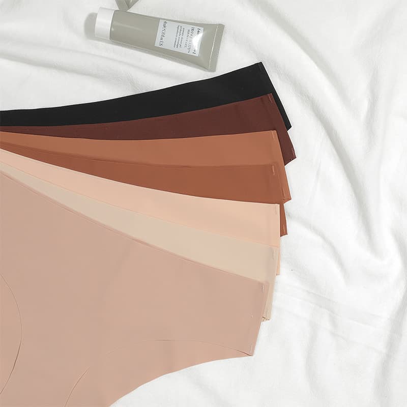 European and American Seamless Women's Underwear Summer Lightweight Plus Size Ice Silk Breathable Low Waist Naked Fit Sports Triangle Panties
