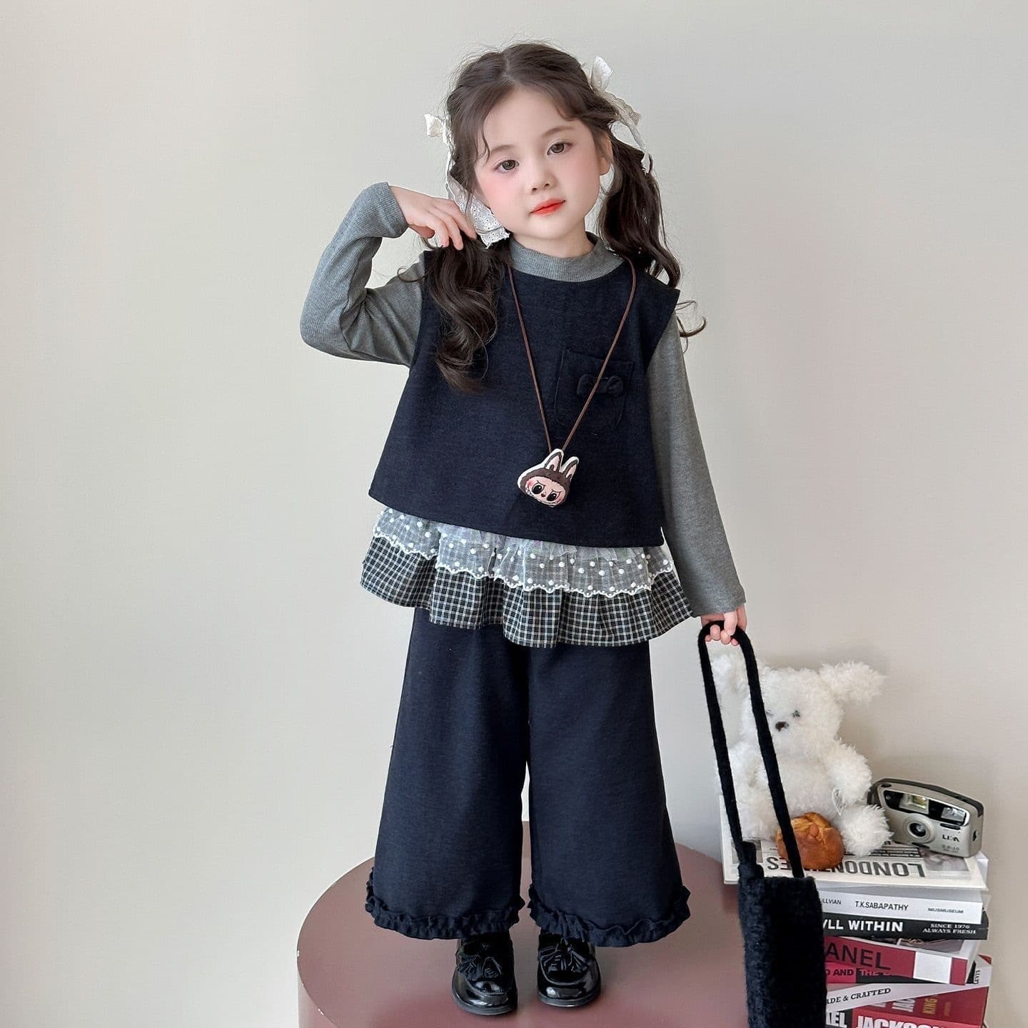 Girls' Suits Spring and Autumn 2026 New Super Good-looking Korean Children's Autumn Clothes Baby Girl Early Autumn Three-piece Set