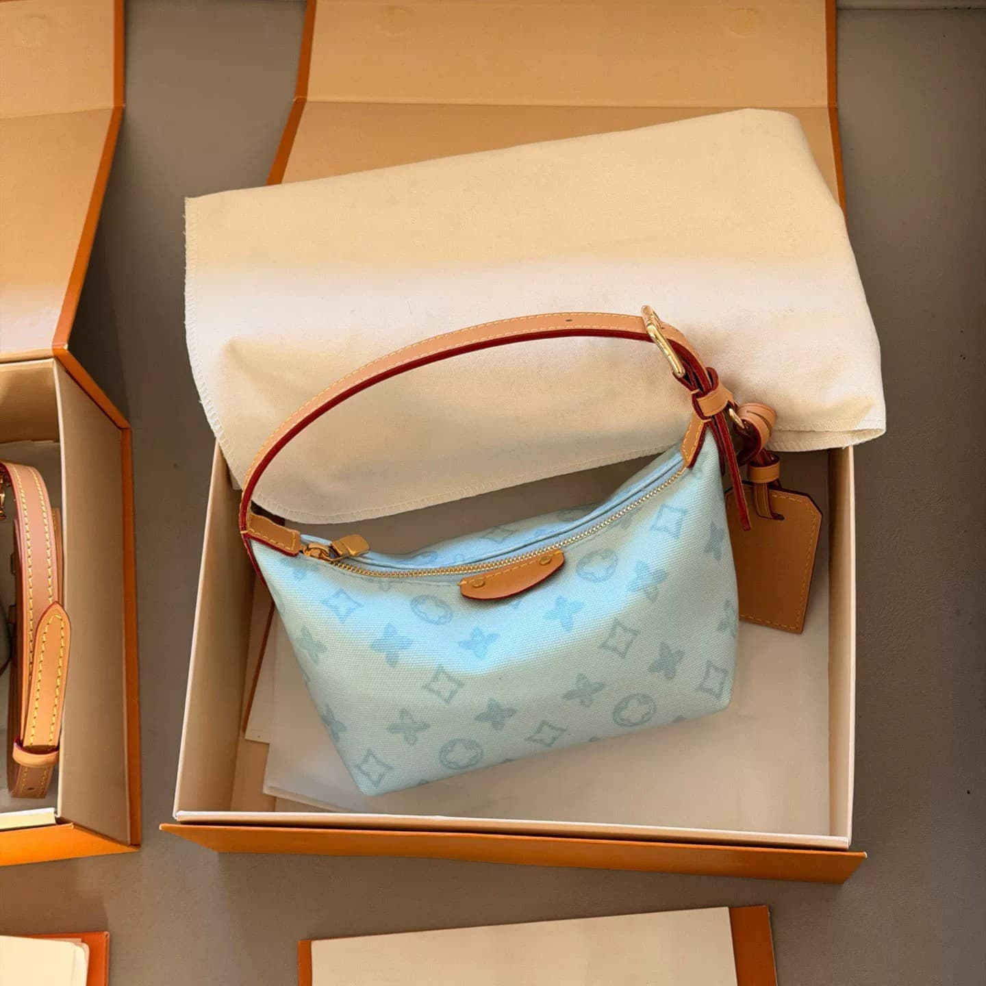 Cross-border original label 2026 new LV-style high-version glacier blue Pochette lunch box bag underarm bag handbag