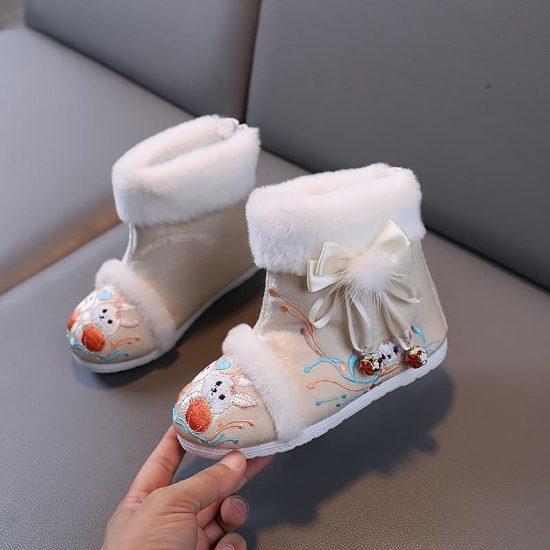 Children's Embroidered Shoes Lantern Rabbit Hanfu Shoes Girls' Winter Fleece-lined Ancient-style Baby New Year Celebration Shoes Chinese-style Cotton Boots