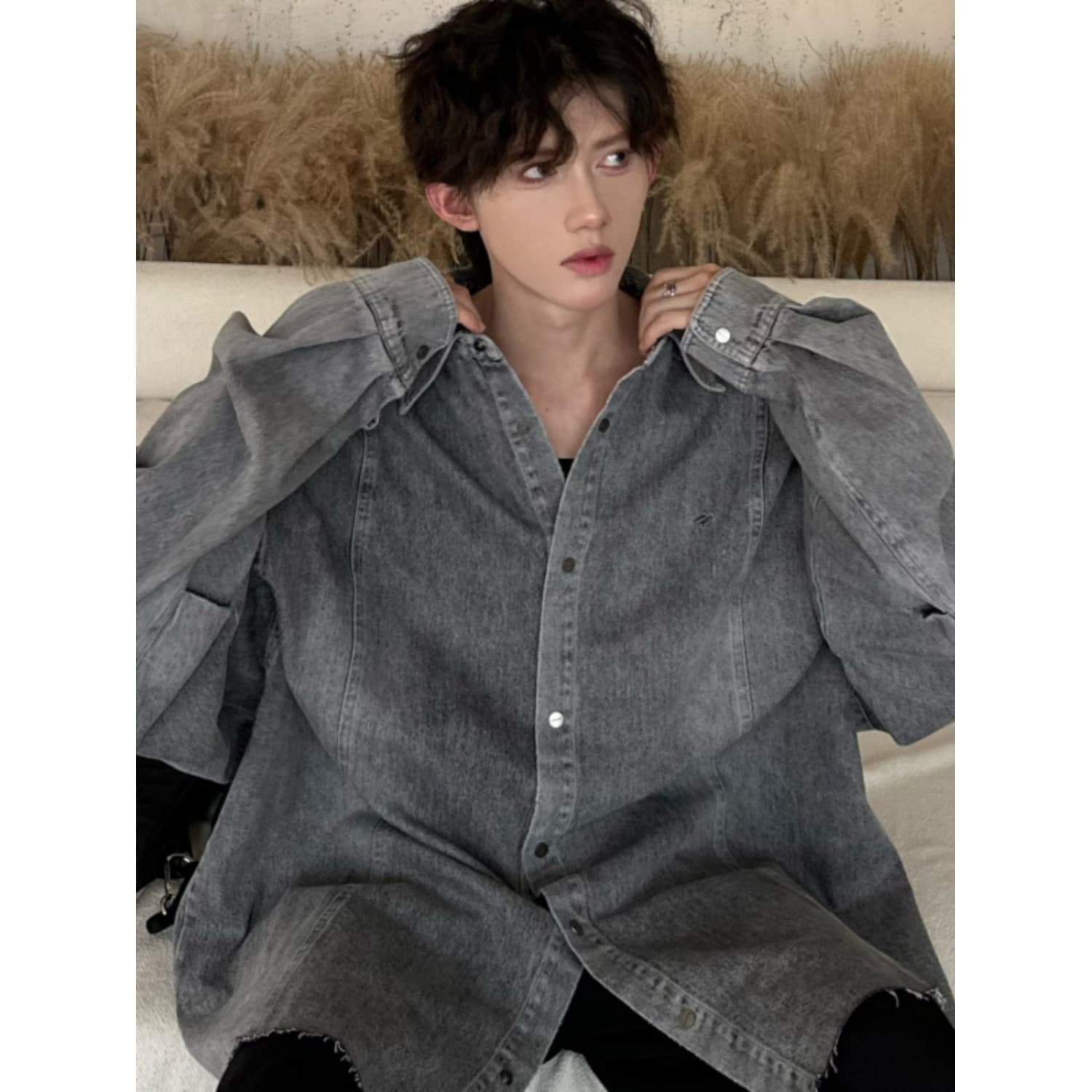 American Retro Washed Gray Denim Shirt for Men, High-End Frayed Edges Early Autumn Jacket, Loose Short Shirt