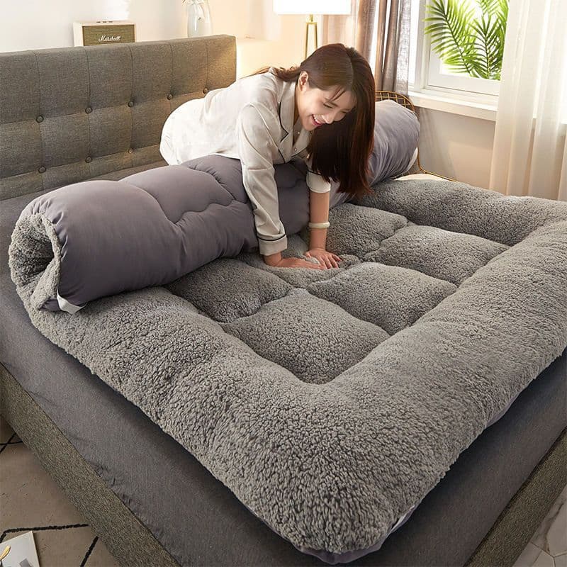 Thickened Warm Lamb Fleece Mattress, Double Tatami Bedding, Student Dorm Quilt, Non-Slip Foldable Pad