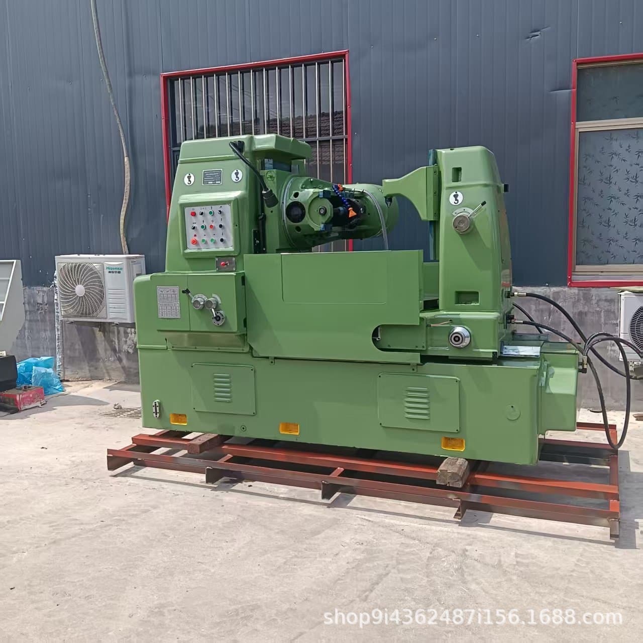 Y3180 hydraulic gear hobbing machine for processing spur and helical gears, heavy-duty four-axis gears.