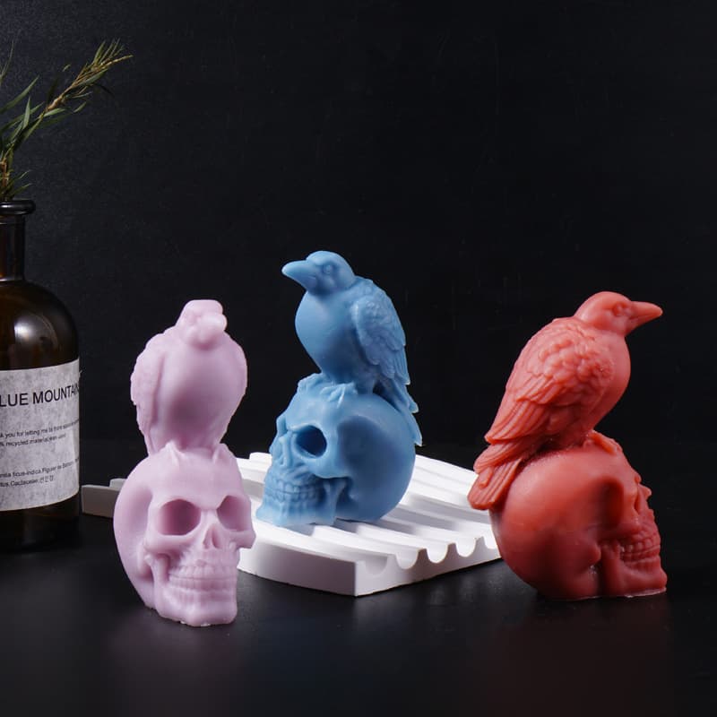 Crow Stepping on Skull Candle Mold Halloween Series Skull Hand Holding Skull Decoration Plaster Silicone Mold