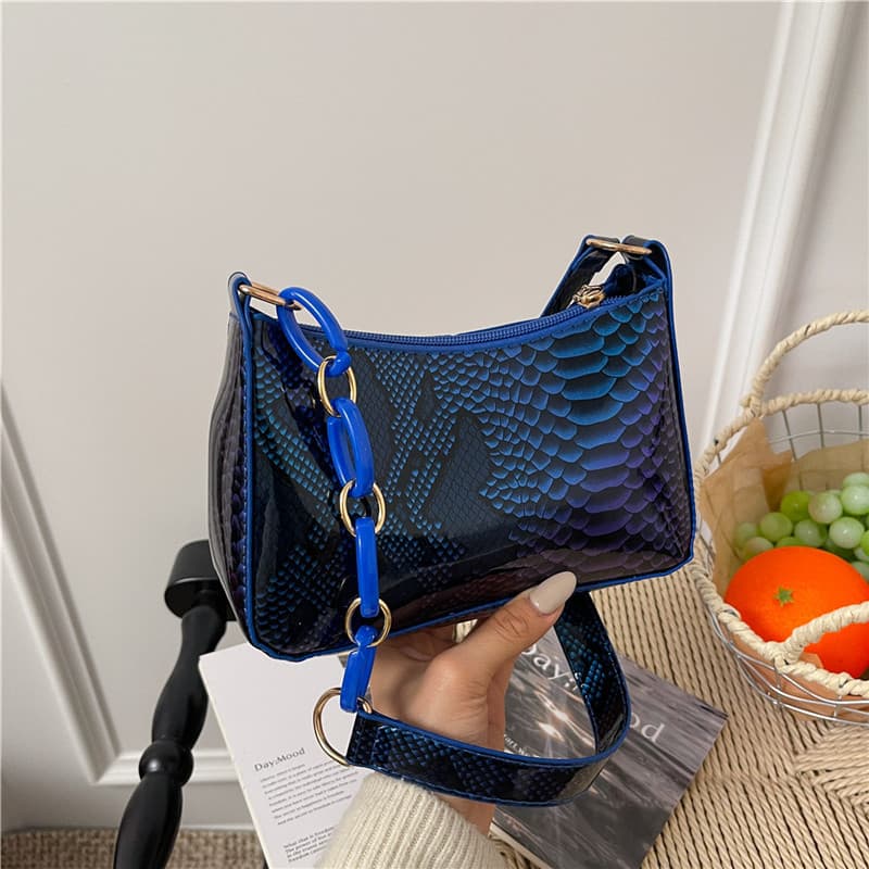 Simple and fashionable commuter bag 2025 autumn and winter new temperament popular foreign style small square bag single shoulder armpit bag