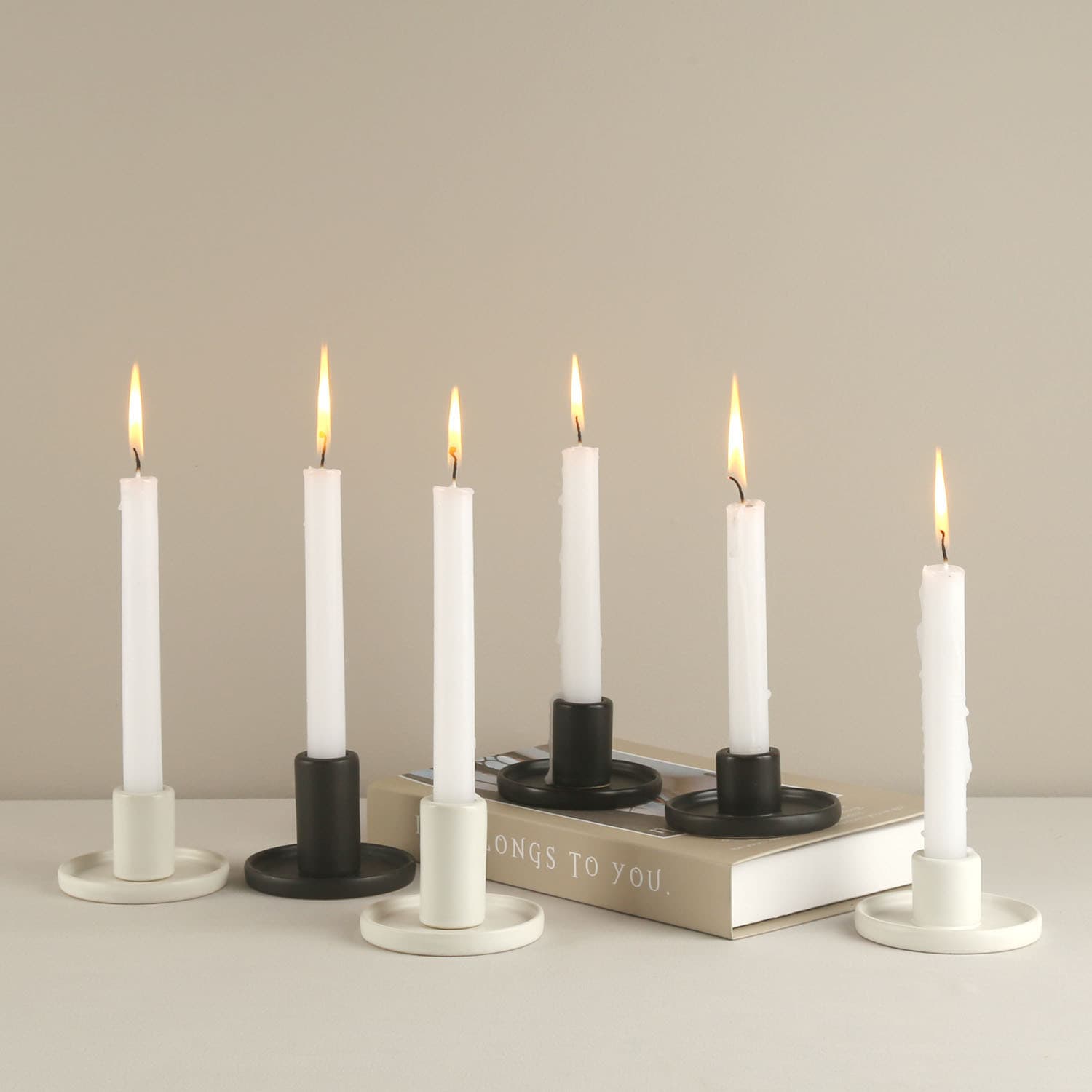 Spot wholesale European style simple black and white ceramic candle holders, candle holders, candle holder ornaments
