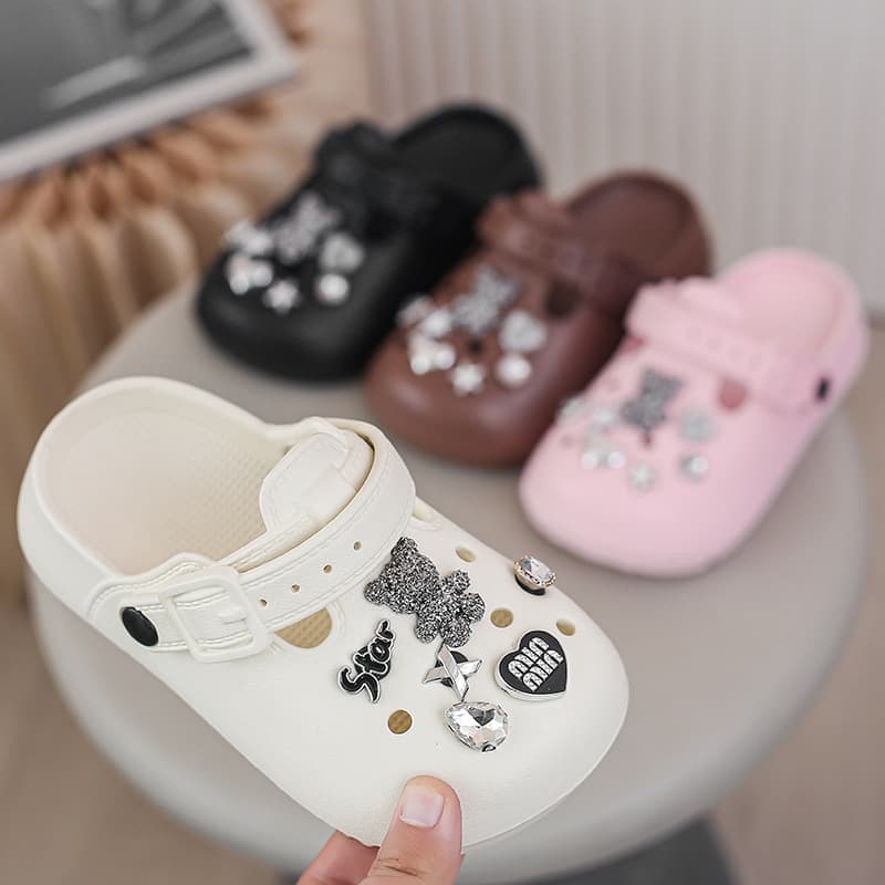 Children's Clog Sandals for Girls, EVA Thick Sole, Rhinestone Bear Design, Premium Style, Closed-Toe, Non-Slip, Outdoor Summer Slippers for Girls