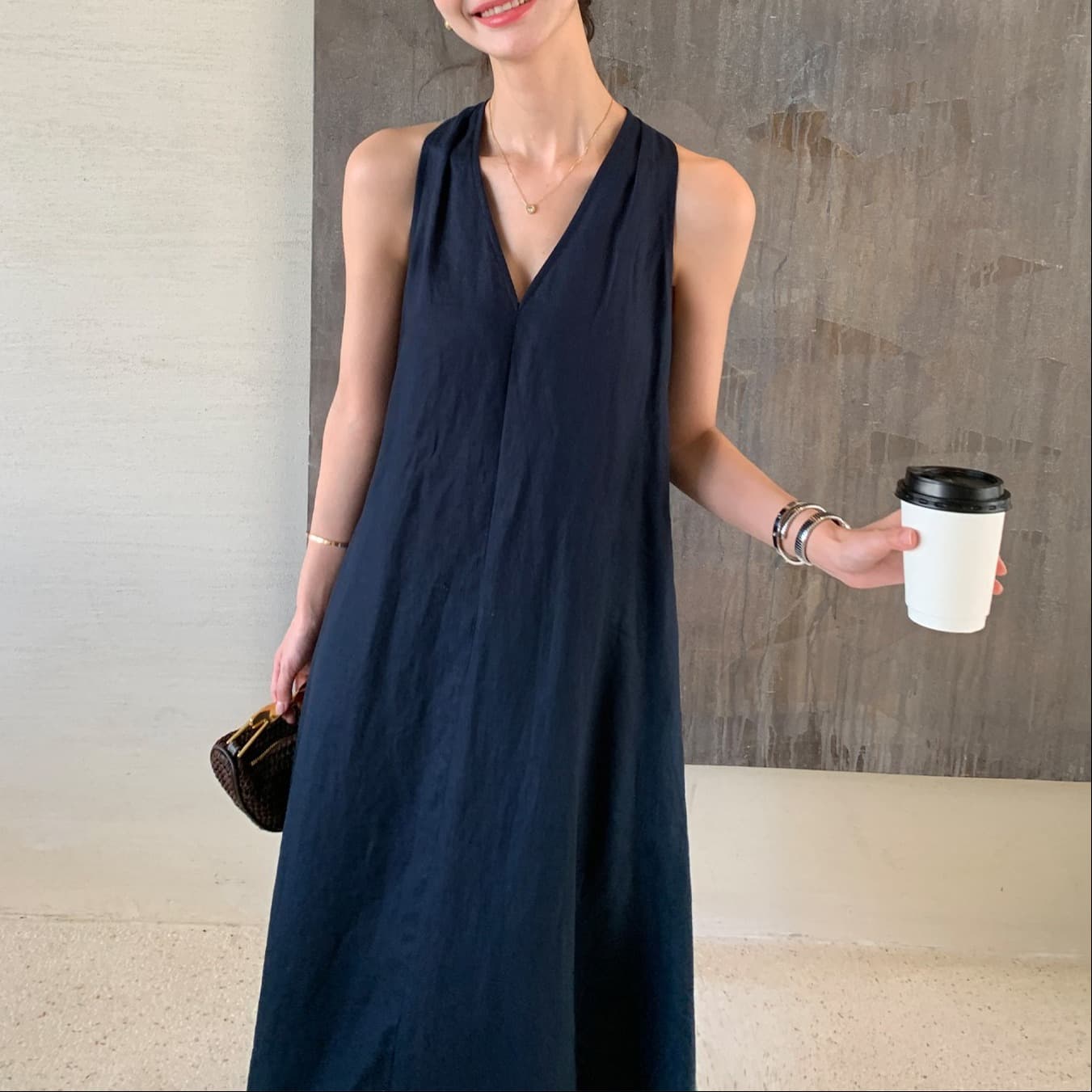 2026 new summer fashion versatile casual V-neck halter dress women's resort style sleeveless vest dress trend