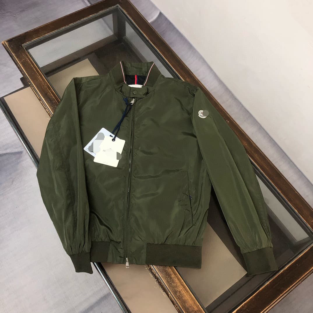The correct version of mon Mengjia men's drawstring hooded tops sports age-reducing casual windbreaker jacket counter same style