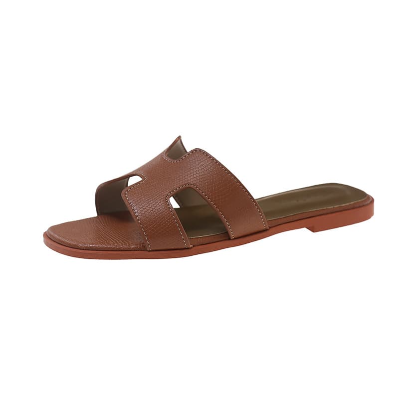 H Plus Size 2026 New Style Women's Summer Slippers, Fashionable Outdoor Flat One-Strap Design, Versatile Casual Sandals