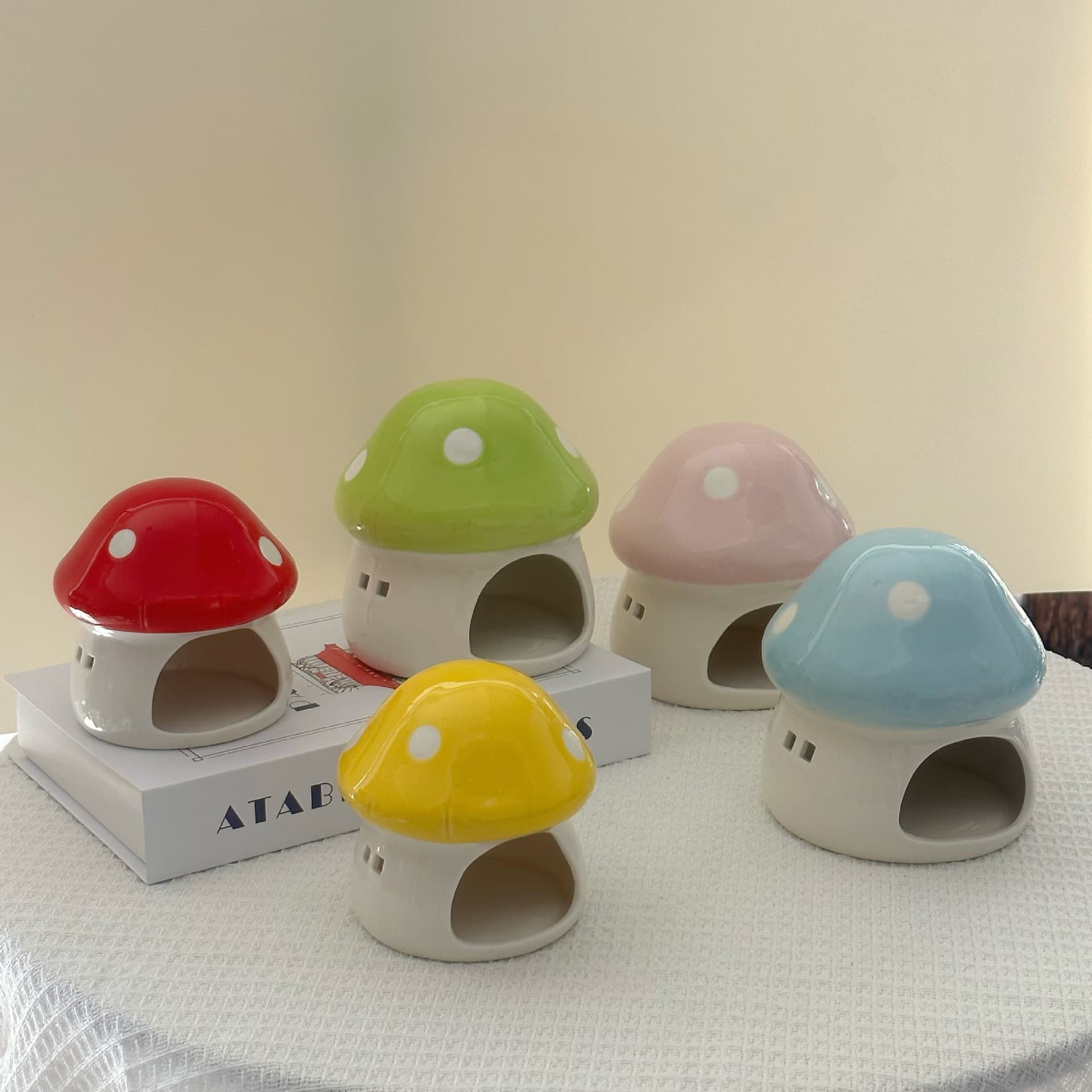 Mushroom Ceramic Hideout for Hamster, Syrian Hamster Shelter, Cool House for Summer, Four-Season Universal Scenery Decoration Set