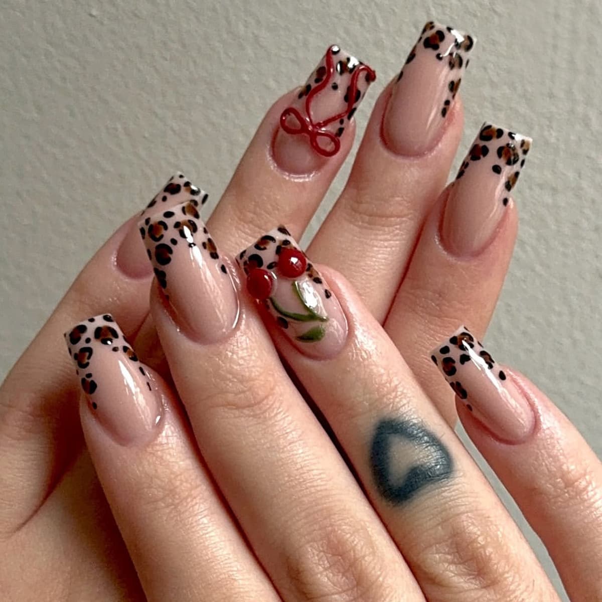 Cross-Border Hot Selling Set Sweet Cool Leopard Print Cherry European and American Wearable Nail Tips False Nails Medium-Long Square Shape Wholesale