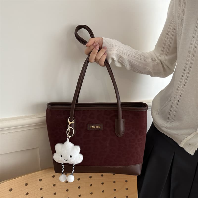 Simple and Versatile Casual Tote Bag for Women, Large Capacity, Stylish and Premium Feel, New Fashionable Solid Color Shoulder Bag