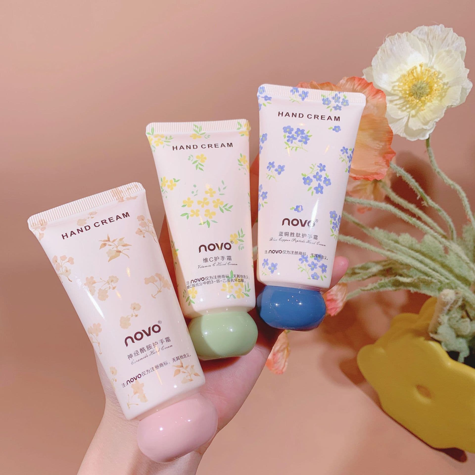 Novo Hand Cream Naturally Moisturizing and Hydrating Autumn and Winter Refreshing Non-Greasy Compact Portable Student Affordable Hand Cream