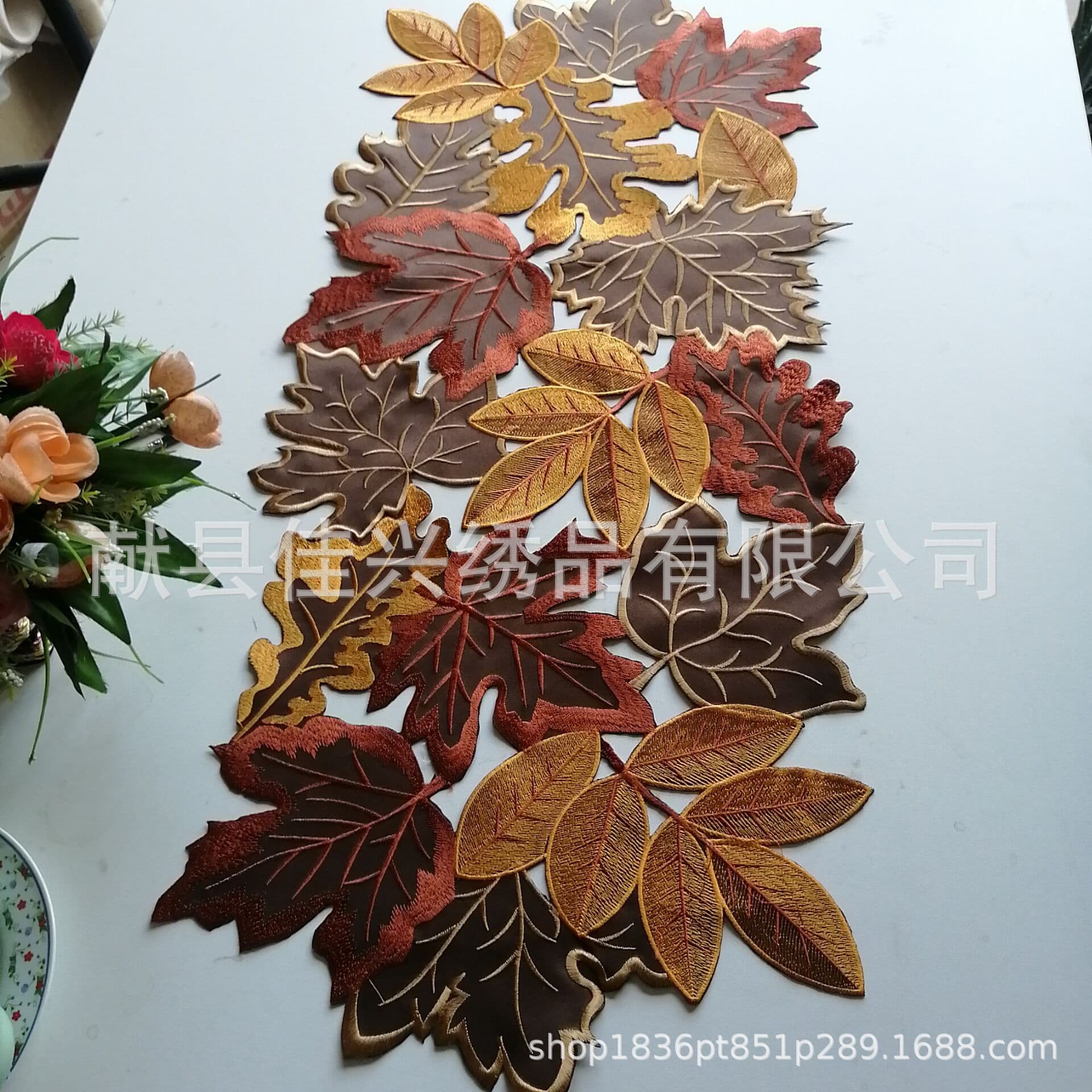 Factory Sale Embroidered Lace Applique Placemat Christmas Table Runner Thanksgiving Tablecloth Autumn Harvest Pumpkin Round Mat