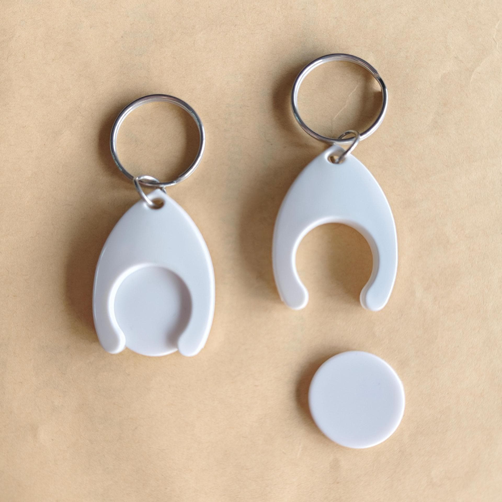 In Stock Raindrop-Shaped Euro Token Keychain Plastic Token Holder Portable Keychain Supermarket Cart Replacement Coin