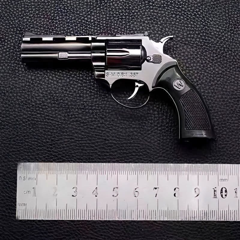 Metal Holster Revolver Children's Toy Alloy Pistol Model Nostalgic Boy Toy 1:2.05 Non-Firing