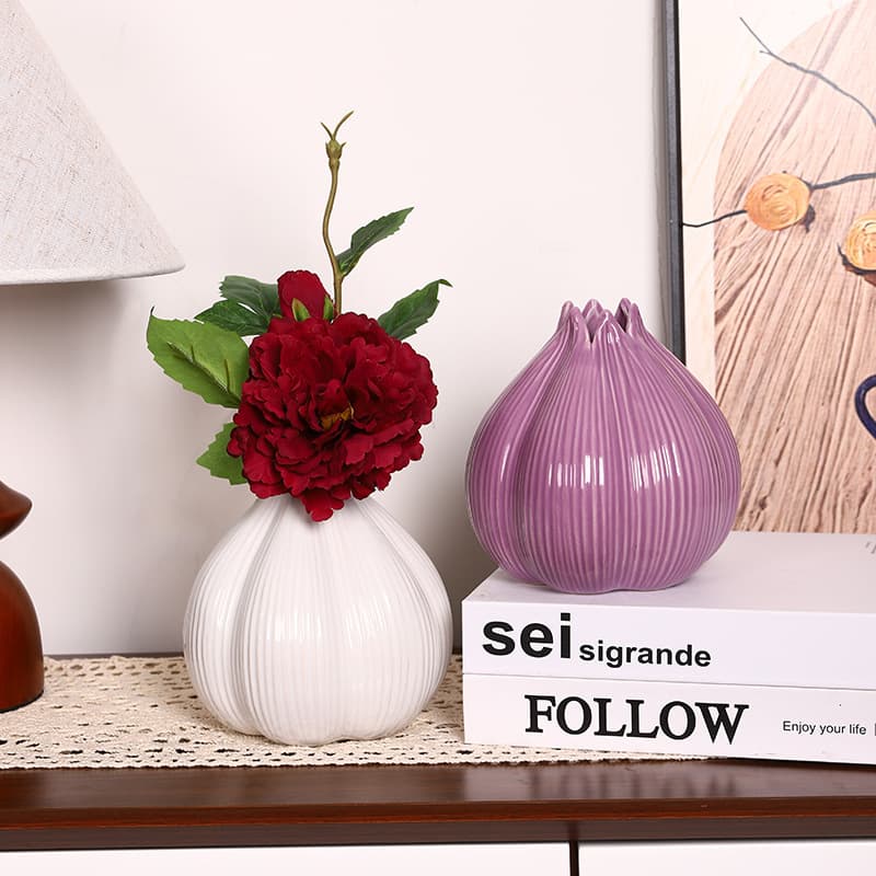 Creative Onion Ceramic Bottle Decorative Art Piece Living Room Ornament Flower Arrangement Container Table Decorative Vase