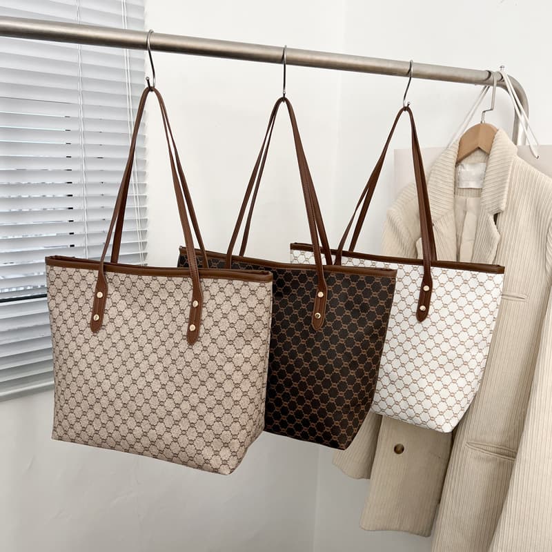 Simple and Stylish Large-Capacity Bag for Women 2025 Trendy Hot-Selling Women's Tote Bag for Commuting Large-Capacity Shoulder Bag