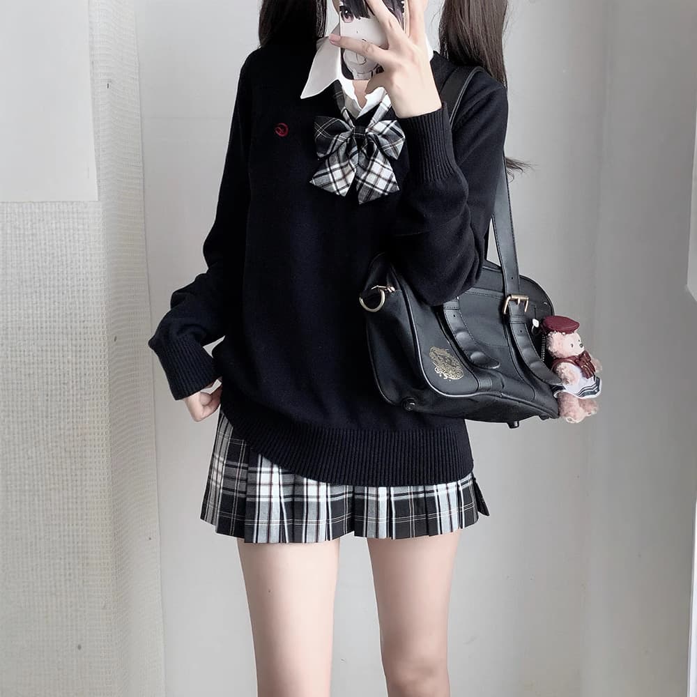 Original JK style solid color pullover sweater, Japanese uniform school style long-sleeved knit sweater for autumn and winter women.
