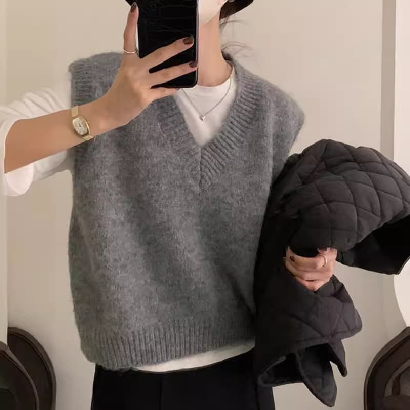V-Neck Knit Vest Women 2025 Spring Autumn New Loose Casual Layering Pullover Sweater Vest Trendy