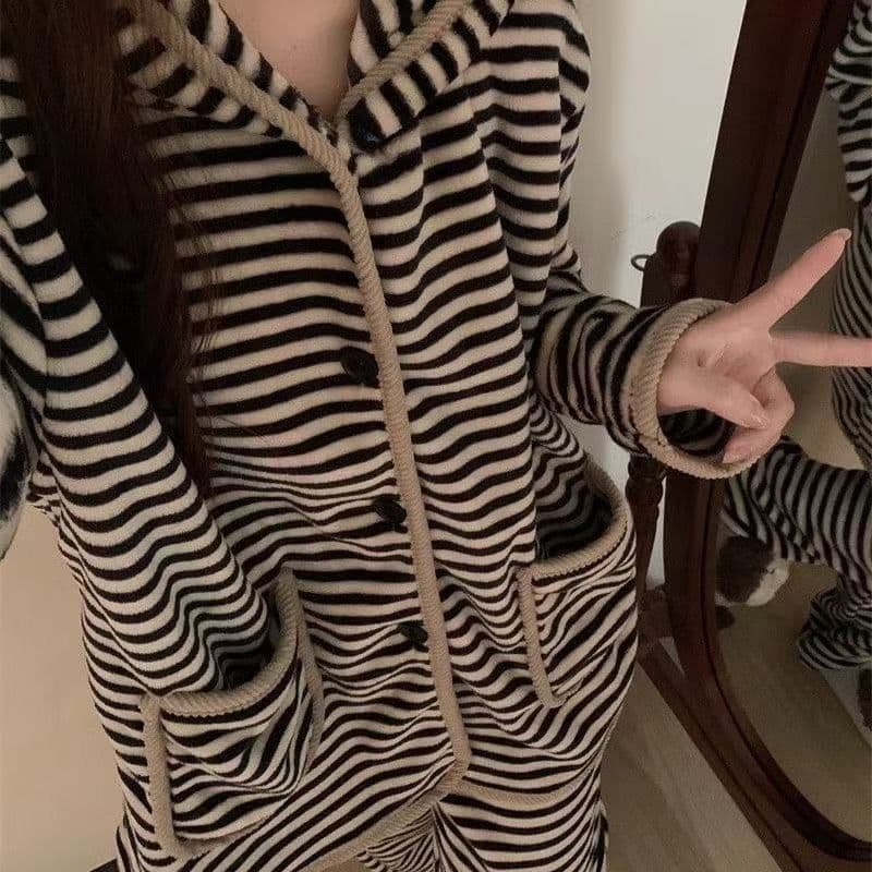 Hooded Striped Coral Fleece Pajamas for Women, New Autumn/Winter Style, Thickened and Fleece-Lined Warm Flannel Loungewear Set
