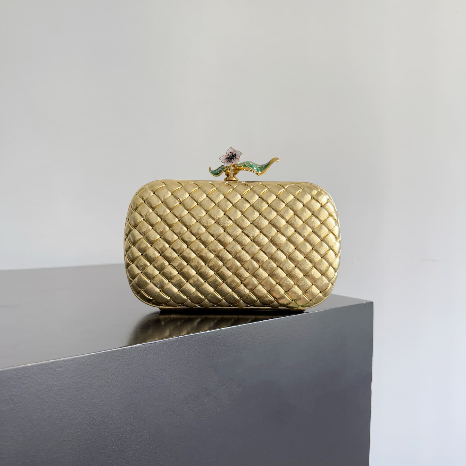 In-Stock Bv New Floral Evening Bag, Genuine Leather Women's Bag, Versatile Woven Chain, Light Luxury Clutch, Box-Style with a High-End Feel