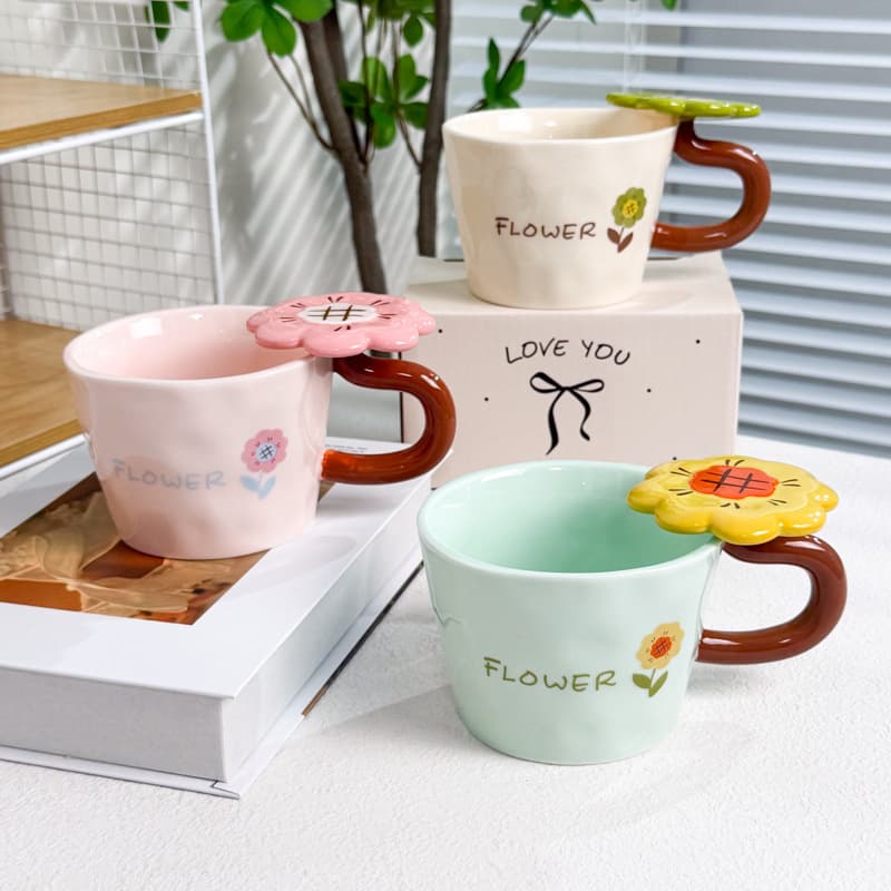 Girls dormitory ceramic flower big handle mug creative fresh home brewing milk cup as a gift for best friends