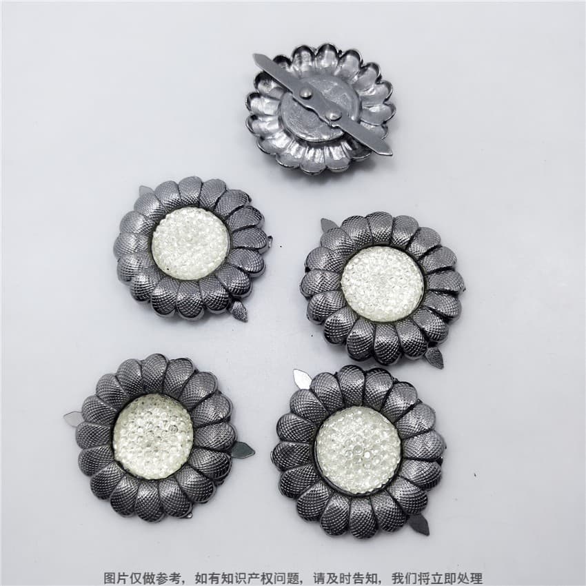 New sunflower rhinestone shoe buckles and ornaments, large fastener slipper hardware shoe materials