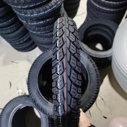 16x3.0 tubeless tires.