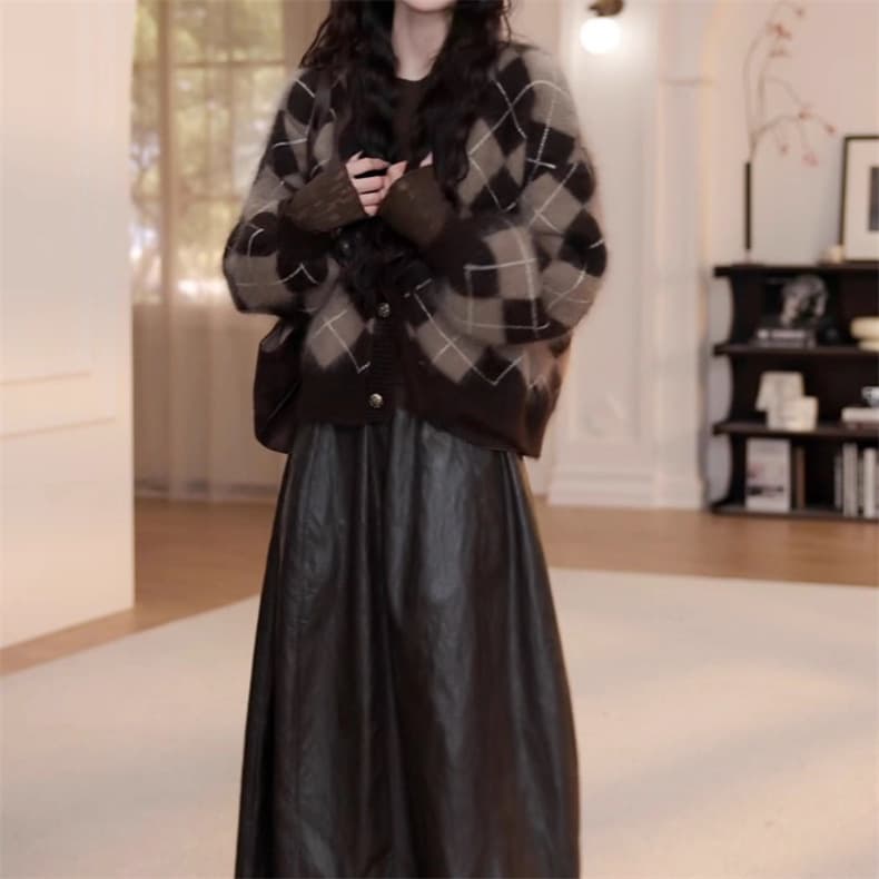Korean Fashion V-neck Diamond Color Block Knitted Cardigan Autumn and Winter New Maillard Lazy Style Sweater Coat for Women