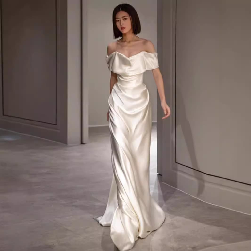 French white one-shoulder light wedding dress, high-end satin bride, wedding welcome and exit veil, banquet toast evening dress