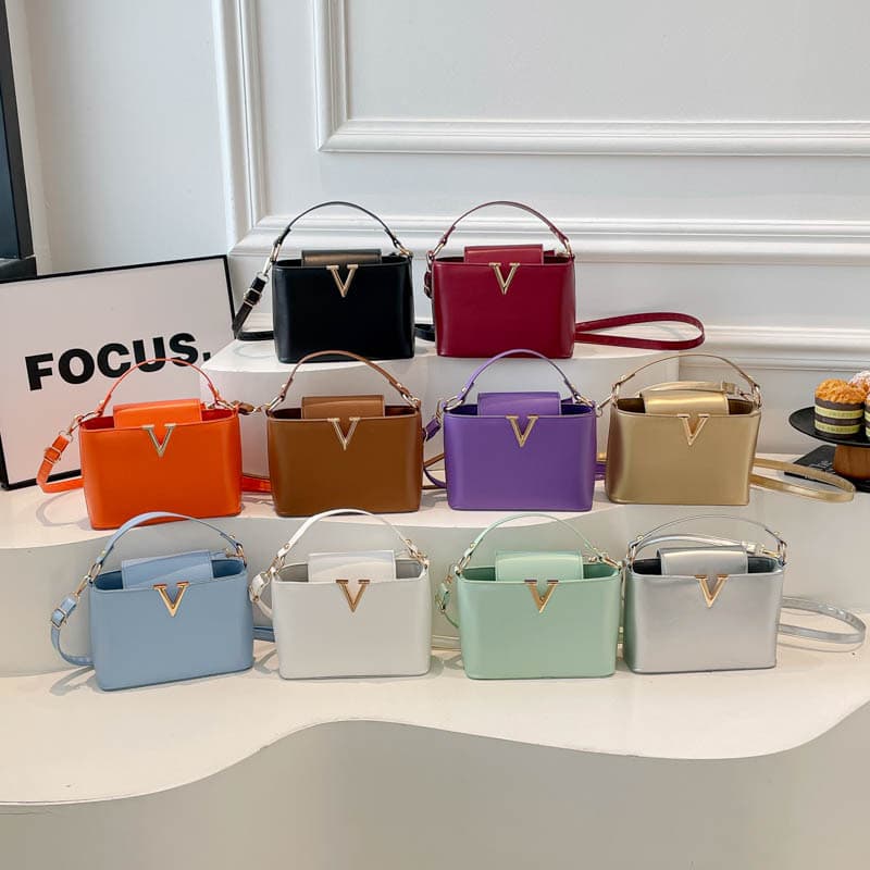 Casual Solid Color 2026 Spring New Stylish Large-Capacity Fashion Retro Simple Shoulder Crossbody Handbag for Women