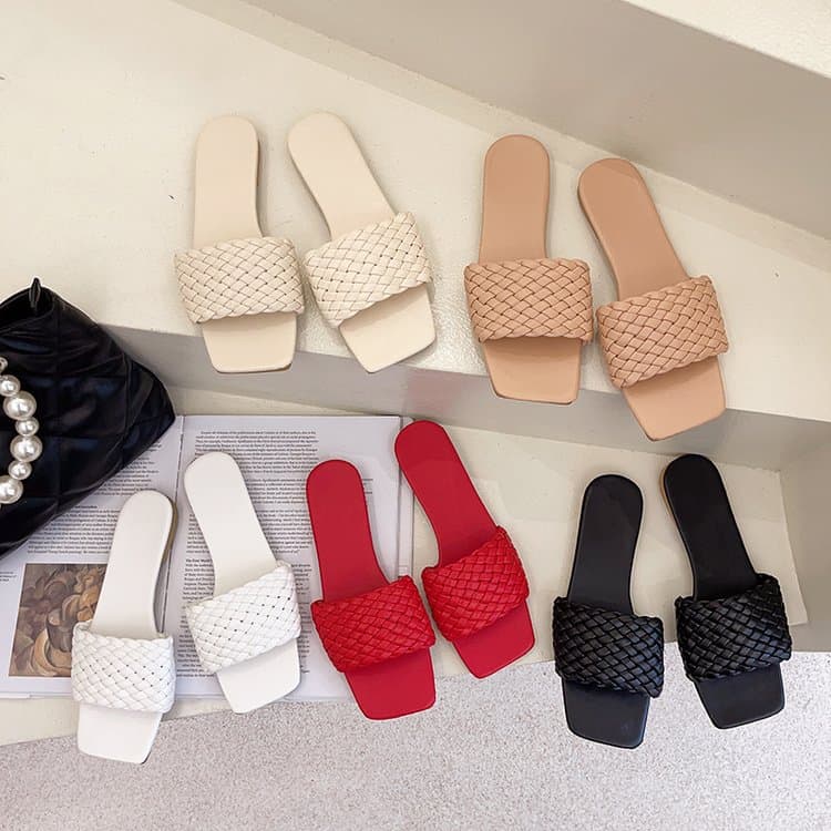 New Women's Slippers 2022 Summer One-Row Weave Lightweight Outside Wear Women's Style Casual Beach Shoes Synthetic Material