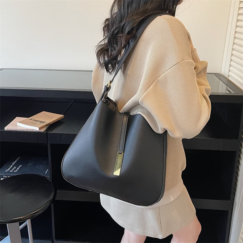 Women's Autumn and Winter Bags, Solid Color Commuter Underarm Tote Bag, 2026 New Style, Simple Outing Shoulder Crossbody Bag