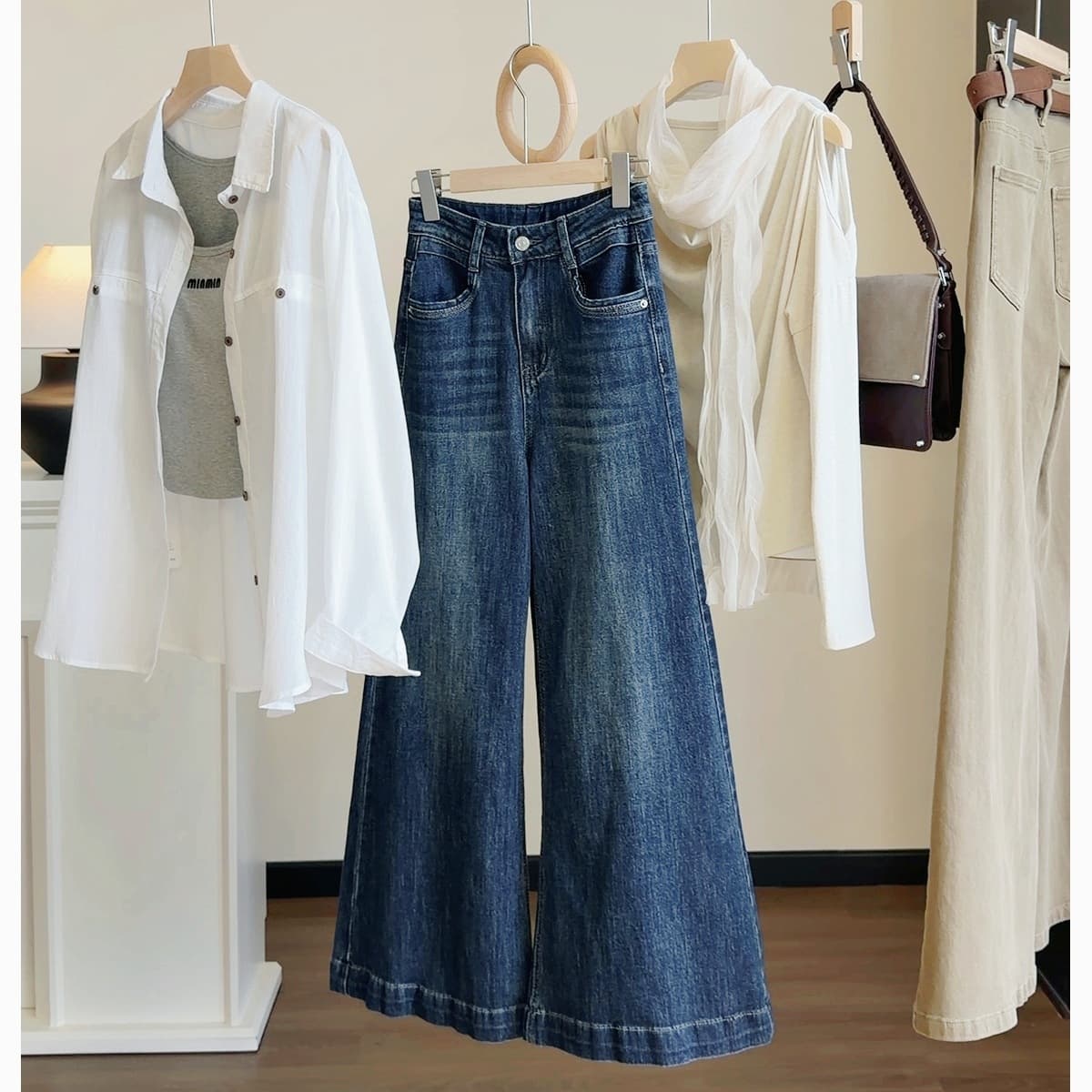 Retro High-Waist Straight Flare Jeans for Women Fall 2026 New Arrival Draped Non-Cling Loose Wide-Leg Pants