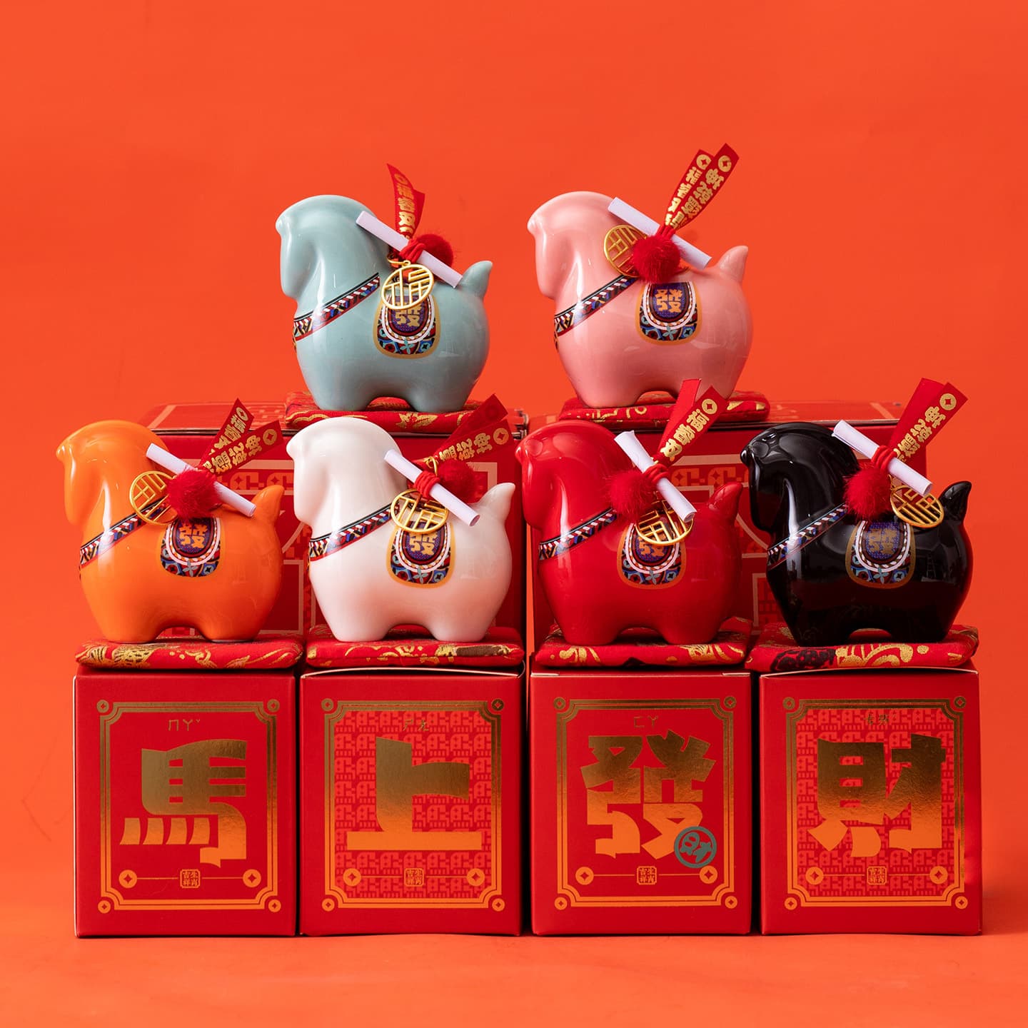 Chinese trendy Year of the Horse mascot ceramic cute zodiac horse ornament, corporate gift creative souvenir wealth-attracting present.