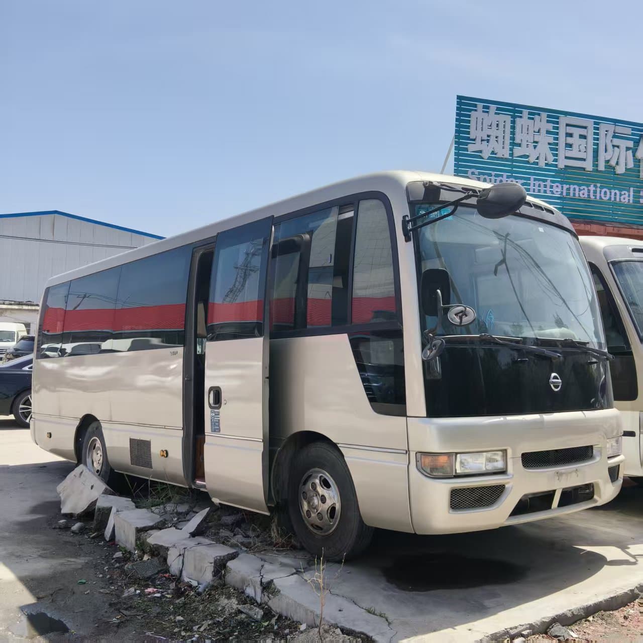 Export Quality Used Toyota Coaster 19-23 Seater Luxury Bus Passenger Vehicle 6-Meter Toyota Hiace Minibus