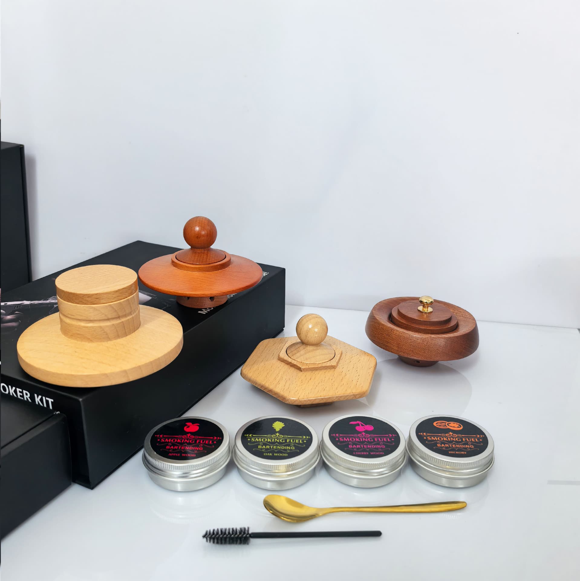 Cross-border Hot Selling Cocktail Smoker Kit Bar Kitchen Wooden Flying Saucer Smoker Wood Lid Cocktail Shaker