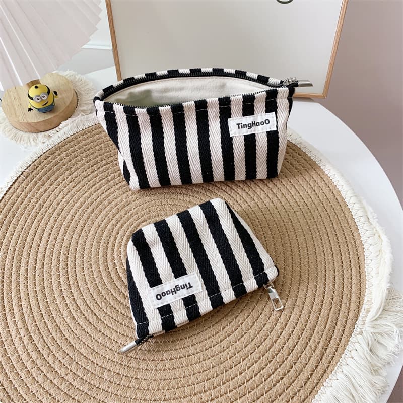 Original niche fabric cosmetic bag, large-capacity striped portable storage bag, zippered small square bag, simple and versatile