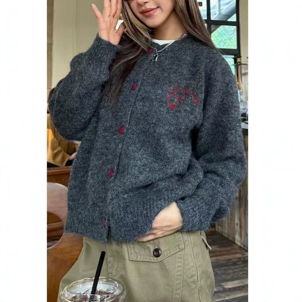 2026 autumn and winter new style retro lazy style round neck sweater women's coat loose slimming age reduction outer knitted cardigan