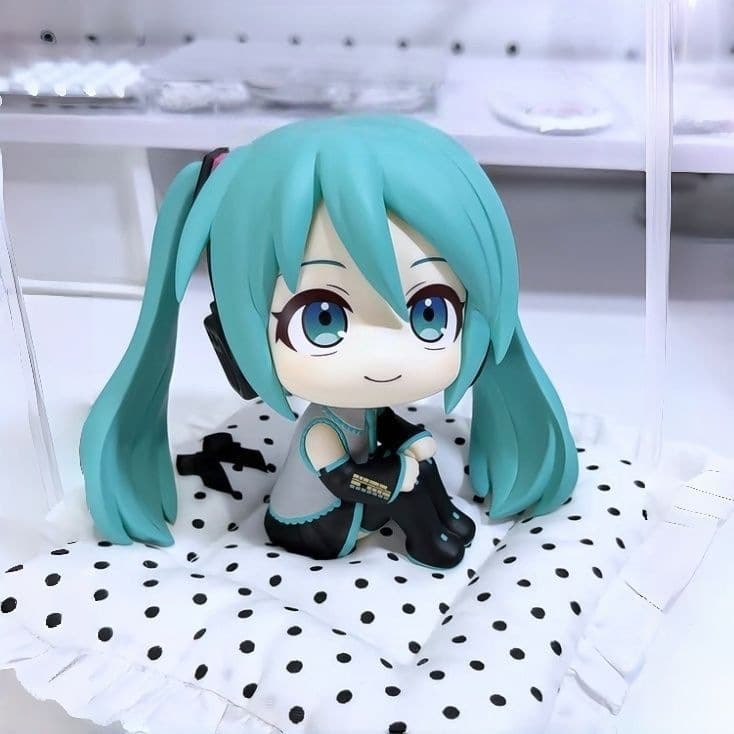 Q-Version Hatsune Miku Anime Peripheral Trendy Toy Figure Sitting Posture Hatsune Doll Cute Desktop Ornament Figurine Gift