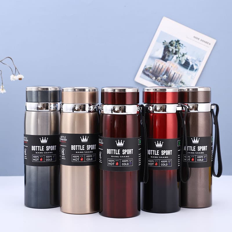 Large capacity shoulder strap bottle, 316 stainless steel insulated cup with carry rope for outdoor sports, travel, and car use