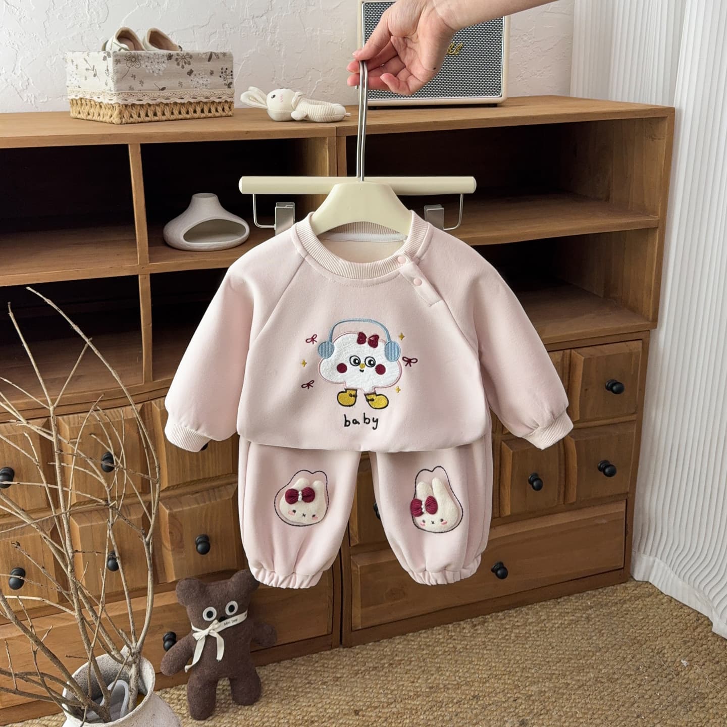 2026 New Baby Outfit Set Pink Newborn Two-Piece Sweatshirt and Sweatpants Set Spring Autumn Split Sweatshirt Versatile for Outings