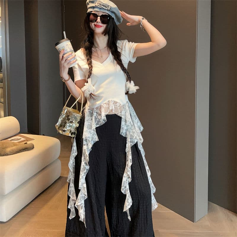 Pure and Sexy V-Neck Short Sleeve T-Shirt for Women Summer New Design Lace Patchwork Top Short Style Chic Base