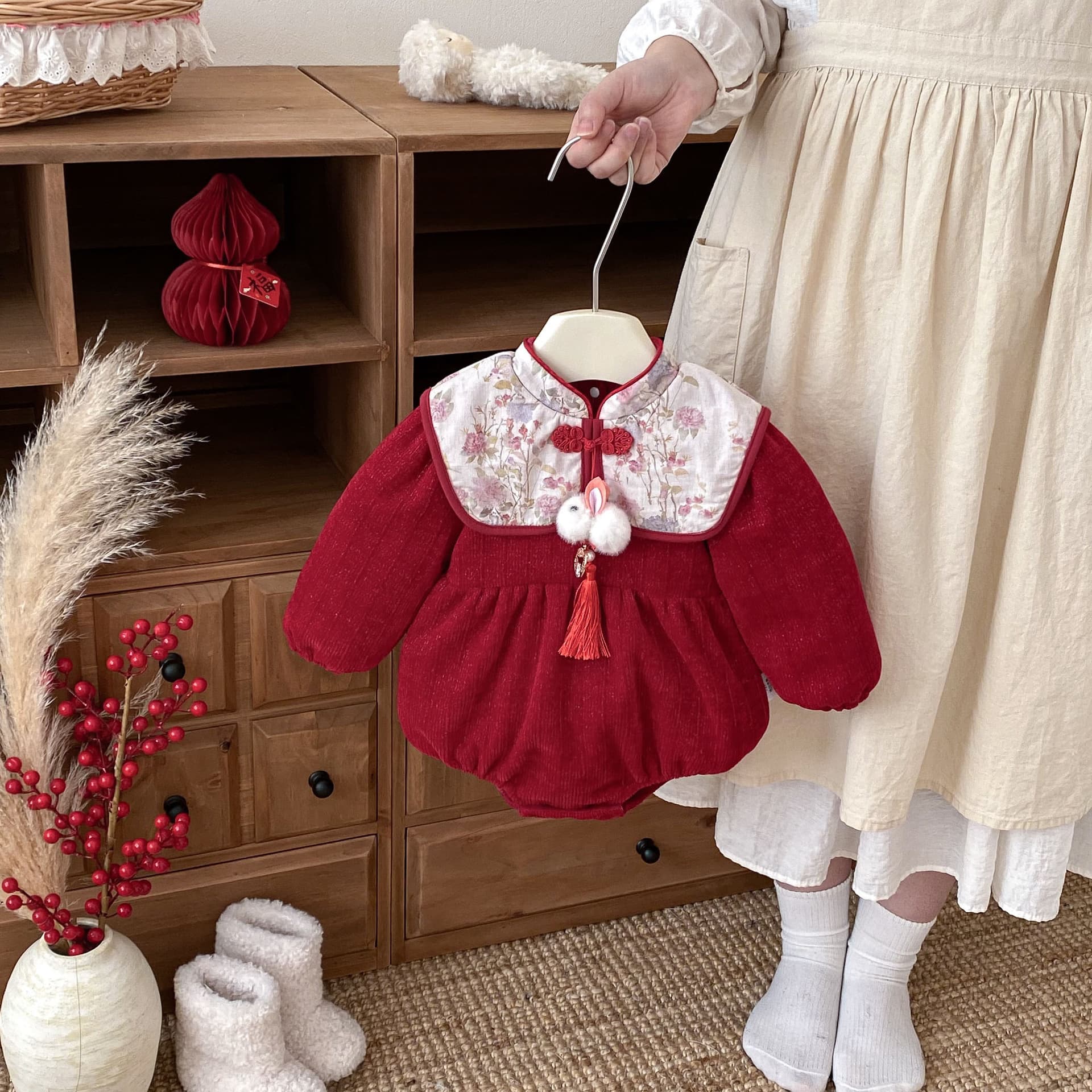 Baby thickened jumpsuit autumn and winter plus velvet baby girl's fart cover red Chinese style one-year-old dress New Year's wear
