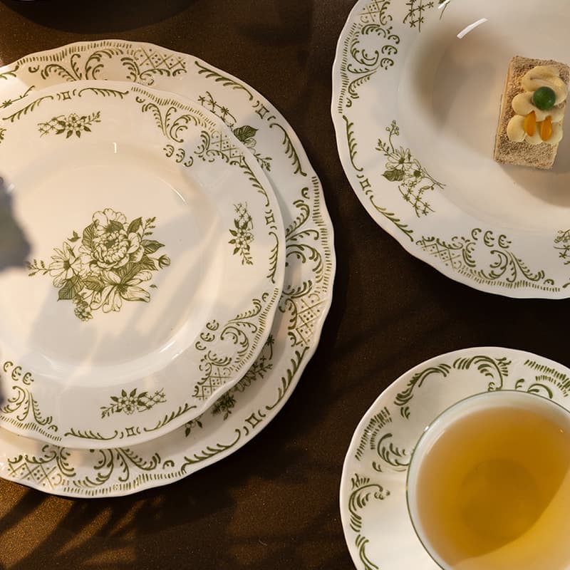 French-style New Bone China Embossed Coffee Pot Cup and Saucer Set Dessert Plate Bowl Dish Tableware Simple Afternoon Tea Ceramic Plate
